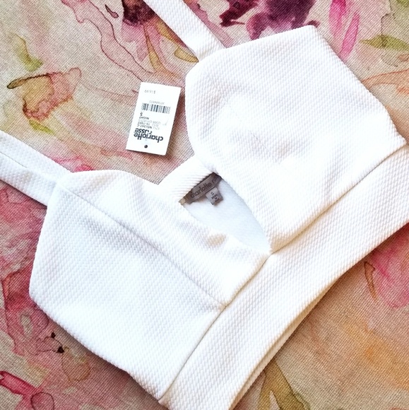 Crop Top-White-New Condition - Picture 3 of 3